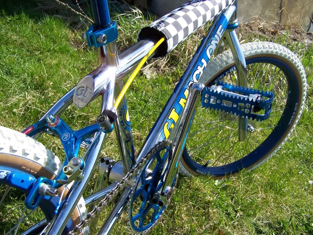 http://i1221.photobucket.com/albums/dd462/Johnnymaid/Bikes/1987%20GT%20Mach%20One/gt3a.jpg