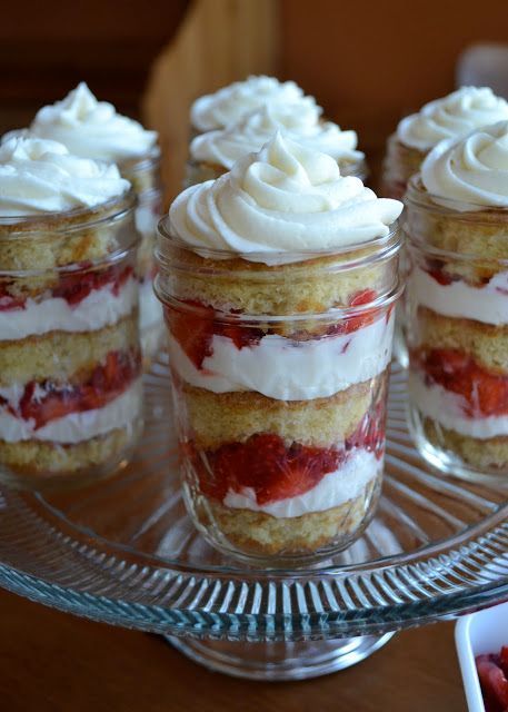 Mason-Jar-Strawberry-Cake