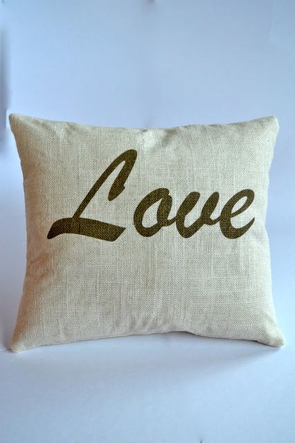 Printed-Fabric-Pillow-Tutorial