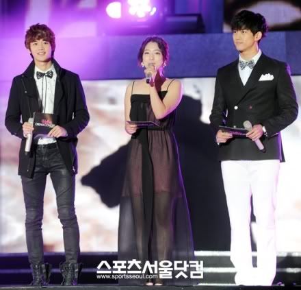 Sao trên thảm đỏ "2011 Hallyu Dream Concert"