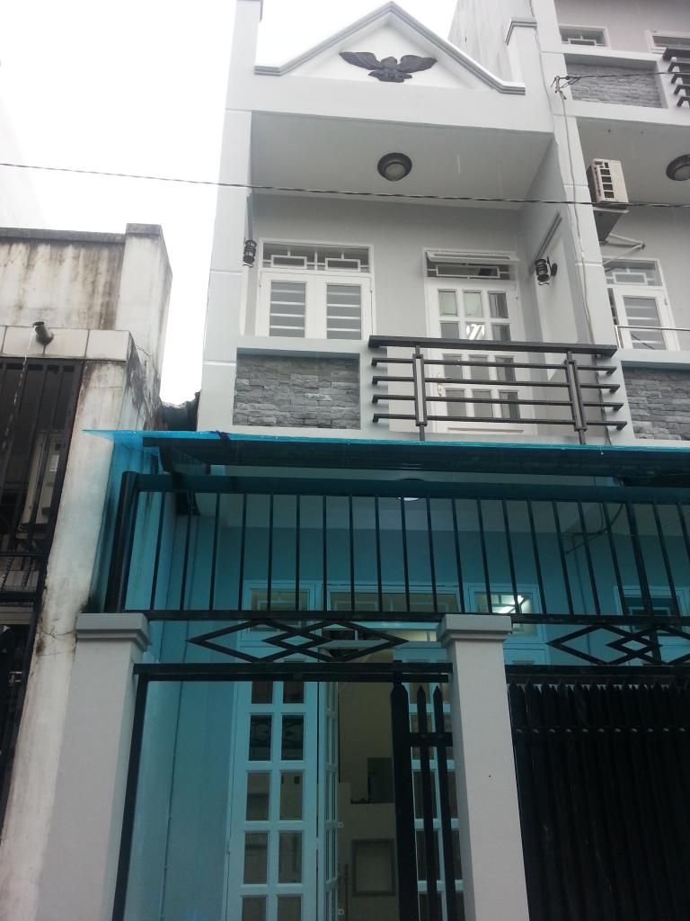 Gò Vấp - Cho thuê nhà nguyên căn 1 lầu, 2WC, 2PN, có ban công và sân trước đầy đủ