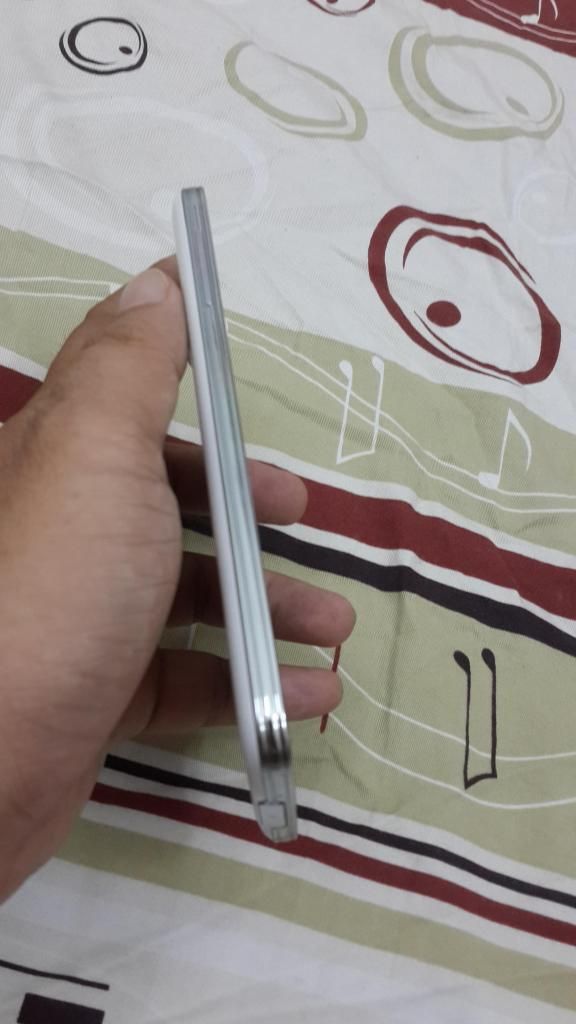 Samsung S5 white, HTC One M7 red 32Gb, LG G Pro lite dual white, flipcover tab S 8.4 - 2