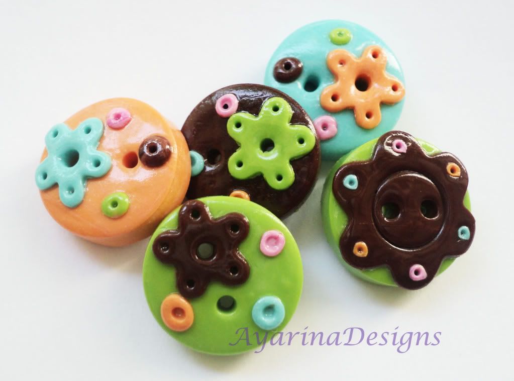 Colors and flowers - set of 5 polymer clay buttons