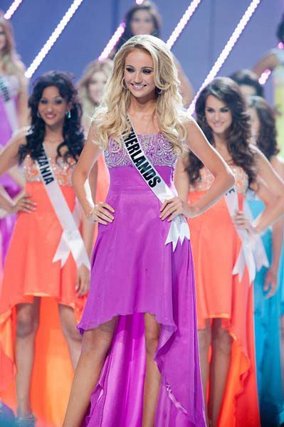 miss universe 2011 top 16 quarter finalists netherlands kelly weekers