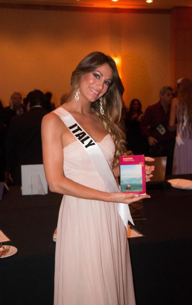 Miss Universe 2014 National Gift Auction Italy Valentina Bonariva
