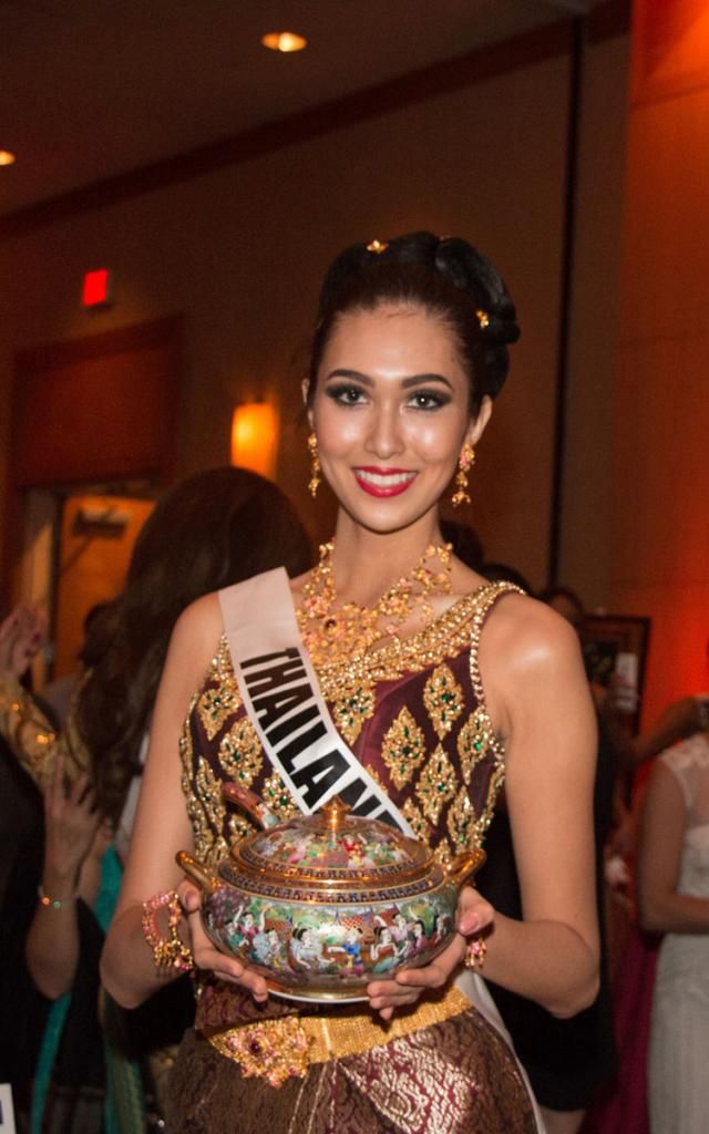 Miss Universe 2014 National Gift Auction Thailand Pimbongkod Chankaew