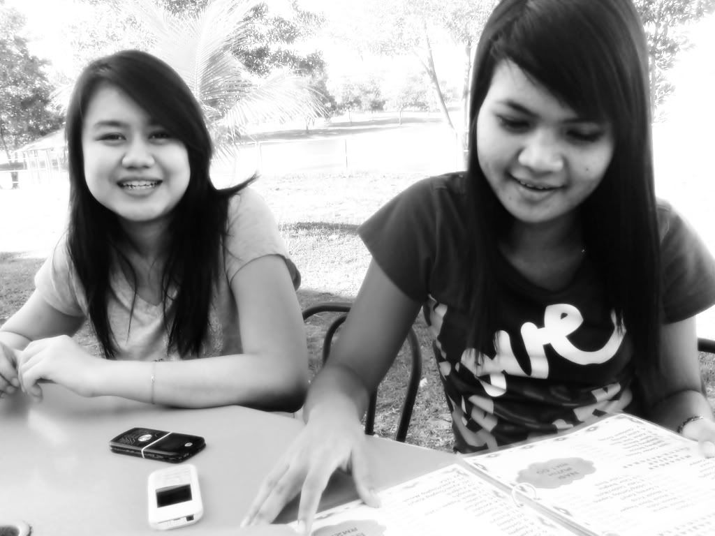 Photobucket<img src=