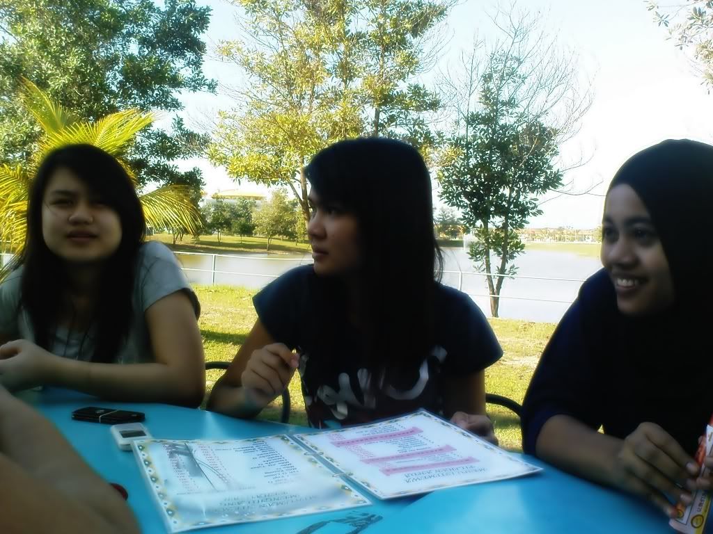 Photobucket<img src=