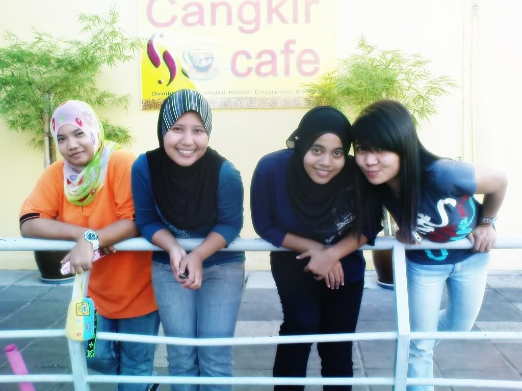 Photobucket<img src=