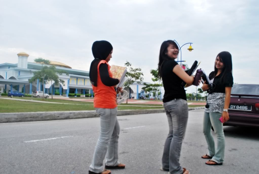 Photobucket<img src=