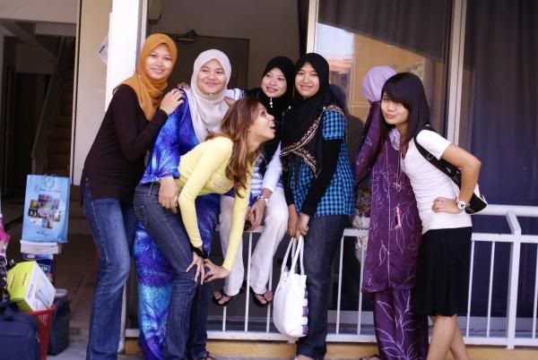 Photobucket<img src=